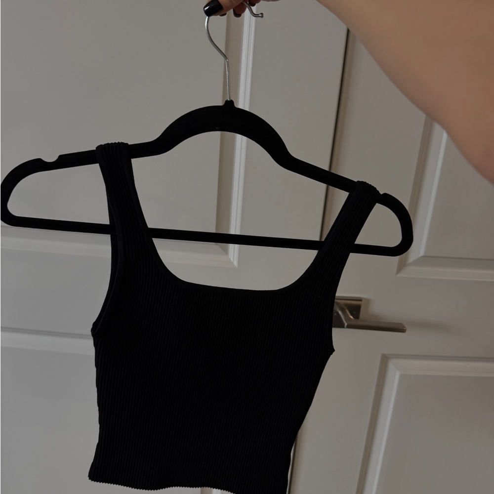 Aritzia Babaton Black Ribbed Tank Top - Picture 4 of 5